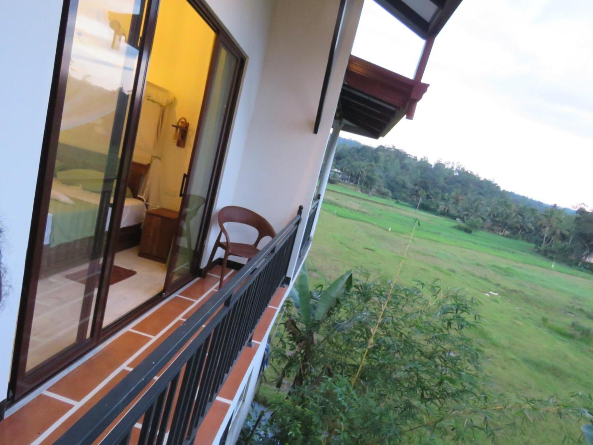 Wildlife Kingdom - Deniyaya Sinharaja Hotel Room photo